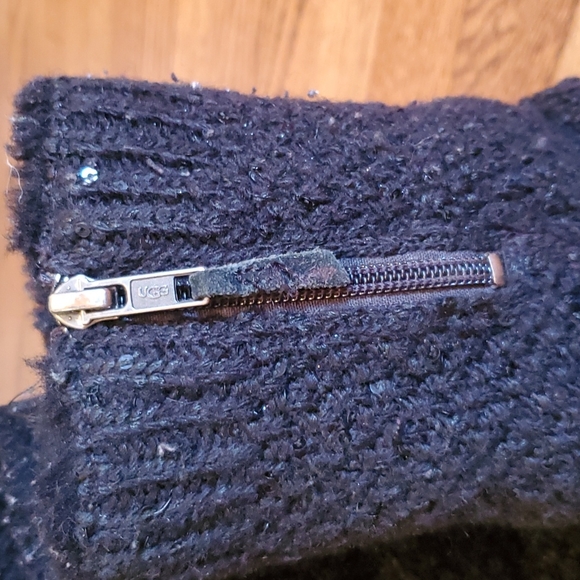 Black knit Uggs - Picture 4 of 8